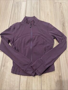Lululemon Cropped Jacket *Nulu Grape Thistle Sz 6